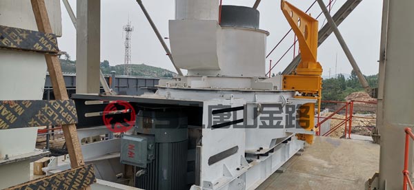 錘破、對(duì)輥破、立軸沖擊破三種制砂設(shè)備優(yōu)劣對(duì)比